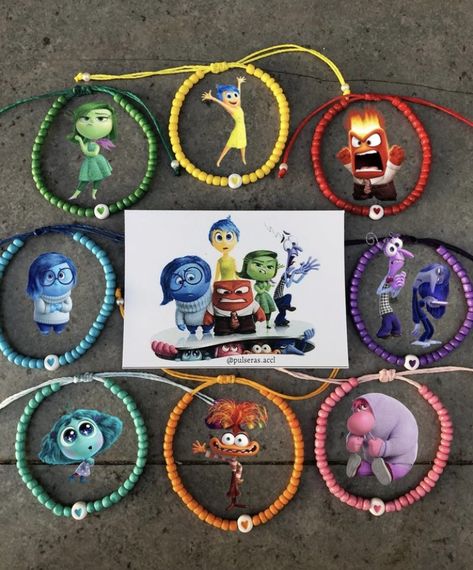 Inside Out 2 Bracelet Ideas, Bracelet Ideas With Clay Beads, Bracelet Ideas For Kids, Bracelet Ideas Taylor Swift, String Bracelet Ideas, Ideas Para Pulseras, Ideas With Clay, Ideas Para Hacer Pulseras, Bracelet Ideas String