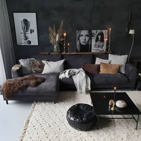 Black Couch Living Room, Dark Grey Couch Living Room, Black And Gold Living Room, Dark Grey Living Room, Moody Living Room, Black Living Room Decor, Black And White Living Room, Dark Living Rooms, Themes Ideas