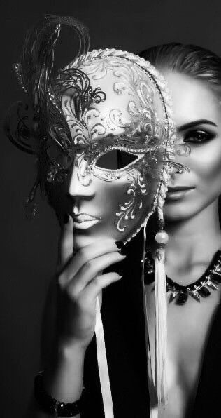 Masquerade Photoshoot, Mask Photoshoot, Mask Photography, Easy Photography Ideas, Party Photoshoot, Female Mask, Black Phone Wallpaper, Photography Challenge, Carnival Masks