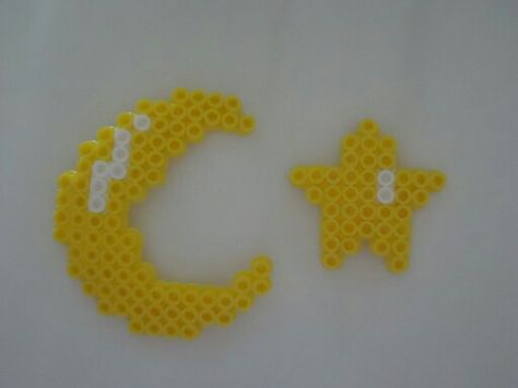 Cool crescent moon and star design Star Perler, Melty Bead Designs, Hamma Beads Ideas, Kandi Ideas, Pearl Beads Pattern, Easy Perler Beads Ideas, Perler Bead Templates, Hama Bead, Kandi Patterns