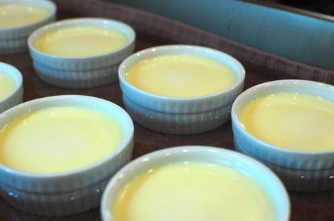 Cottage Cheese Vanilla Custard – Kosher Recipes | OU Kosher Certification Perfect Flan, Pesach Desserts, Dessert Custard, Cottage Cheese Desserts, Sliced Strawberries, Custard Pudding, Healthy Sweet Snacks, Flan Recipe, Creme Caramel