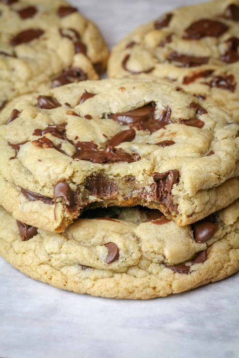 The Ultimate Chewy Chocolate Chip Cookies - Bad Batch Baking Chocolate Chop Cookies, Ultimate Chocolate Chip Cookies, Batch Baking, Ultimate Chocolate Chip Cookie, Easy Chocolate Chip Cookies, Chewy Chocolate Chip, Chewy Chocolate Chip Cookies, Wedding Dessert, Bad Batch