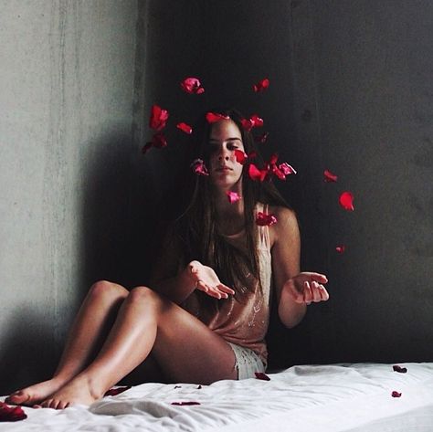 Rose petals Rose Petals Photoshoot, Rose Petal Photoshoot, Birthday Pose, Prom Photography, Flower Photoshoot, Single Rose, Fashion Photography Poses, Vacation Pictures, Birthday Photo