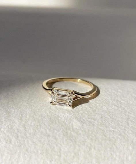 Simple Engagement Rings Vintage, 1920s Engagement Ring, Engagement Rings Vintage, Simple Engagement, Antique Engagement Ring, Simple Engagement Rings, Rings Vintage, Antique Engagement, Antique Engagement Rings