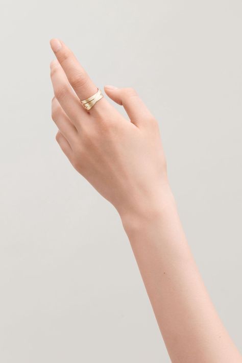 Cos Brushed-Metal Infinity Ring - Gold M/L Check more at https://allthenews.website/cos-brushed-metal-infinity-ring-gold-m-l/ Body Template, Gold Jewelry Outfits, Woman Hand, Hand Photography, Hand Drawing Reference, Hand Reference, Gold Jewelry Sets, Pretty Hands, Hand Model