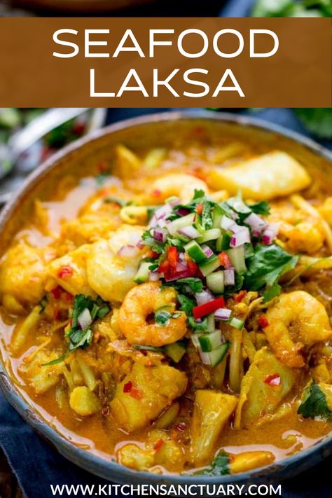 Using only one pan, this seafood laksa is ready in less than 30 minutes. If you like Thai food like I do then you will LOVE this easy thai soup! #laska #laksacurry #seafood #currypaste #glutenfreecurry #fishcurry Seafood Laksa, Thai Seafood, Laksa Recipe, Kitchen Sanctuary, Spicy Noodle, Seafood Dish Recipes, Healty Dinner, Healthiest Seafood, Easy Seafood