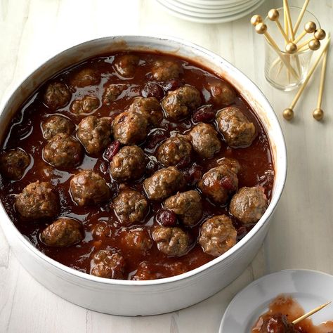 Christmas Meatballs Christmas Meatballs, Moist Meatballs, Redlands California, Best Christmas Recipes, Meatball Recipe, Pioneer Woman Recipes, Meatballs Recipe, Christmas Foods, Appetizers And Dips