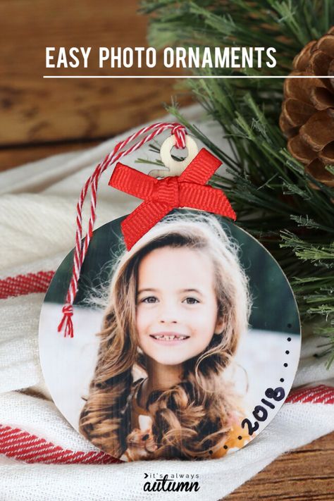 Make easy keepsake photo ornaments for Christmas How To Make Photo Christmas Ornaments, Picture Wood Ornaments, Christmas Picture Frame Ornament Crafts For Kids, Family Photo Ornament, Photo Gifts For Parents, Acrylic Picture Ornament Diy, Home Made Picture Ornaments, Wood Photo Ornaments Diy, Family Picture Ornaments Diy