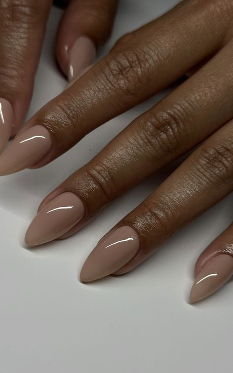 Black Girls Nails, Oval Nails Designs, Natural Nails Manicure, Gel Manicures, Lipstick Nails, Gel Toe Nails, Diva Nails, Happy New Week, Nude Nail Designs