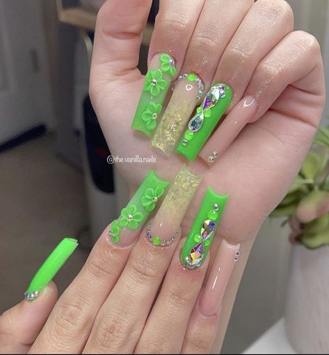 Lime Green Birthday Nails, Neon Green Prom Nails, Lime Green Prom Nails, Lime Green Christmas Nails, Lime Green Acrylic Nails Designs, Neon Green Nails Acrylic, Slime Green Nails, Lime Green Acrylic Nails, Lime Green French Tip Nails