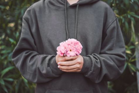 Pink Person, Plants With Pink Flowers, Flower Human, Rose Reference, Pretty Artwork, Holding Flowers, Plant Flower, Body Poses, Art Poses