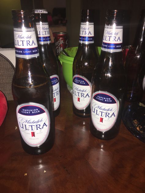 Michelob Ultra Aesthetic, Beer Modelo, Beer Aesthetic Drinking Night, Chivas Regal Viski Story, Teen Drinks, Mexican Drinks, Michelob Ultra, Light Beer, Tequila