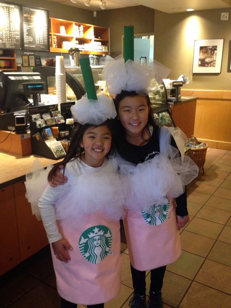 Starbucks costume                                                                                                                                                                                 More Starbucks Halloween Costume, Starbucks Costume, Teacher Halloween Costumes, Starbucks Diy, Best Friend Halloween Costumes, Starbucks Halloween, Homemade Halloween Costumes, Starbucks Frappuccino, Teachers Halloween