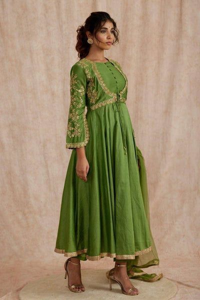 Anarkali - New Designer Raw Silk Anarkali Suit Heavy Anarkali Suits Wedding, Trendy Anarkali Designs, Simple Anarkali Suits, Raw Silk Anarkali, Dina Goldstein, Anarkali Design, Green Suits, Simple Frock, Buy Salwar Kameez Online