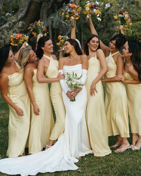 Pastel Yellow Bridesmaid Dresses, Pale Yellow Bridesmaid Dresses, Light Yellow Weddings, Wedding Ideas 2024, Pastel Wedding Theme, Yellow Wedding Theme, Unique Themes, Dream Wedding Decorations, Yellow Bridesmaid Dresses