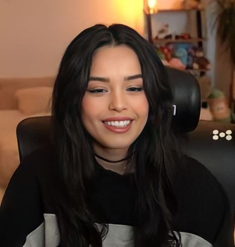 Valkyrie Streamer, Valkrae Streamer, Rayna Vallandingham, Ladies Man, Freckles Girl, Favorite Youtubers, Girl M, Beautiful Inside And Out, Face Claims