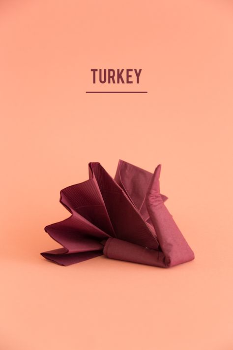 Guide to napkin folding for Thanksgiving - The House That Lars Built Turkey Napkin Fold, Thanksgiving Napkin Folds, Diy Napkin Folding, Napkin Folding Tutorial, Fancy Napkin Folding, Turkey Napkins, Easy Napkin Folding, Cloth Napkin Folding, Paper Napkin Folding