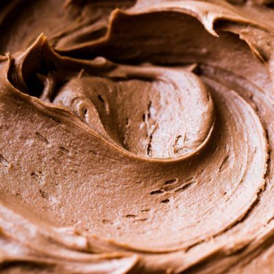 Nutella Buttercream Frosting, Desserts Nutella, Nutella Frosting, Nutella Buttercream, Chocolate Frosting Recipes, Nutella Desserts, Sally's Baking, Homemade Nutella, Chocolate Buttercream Frosting