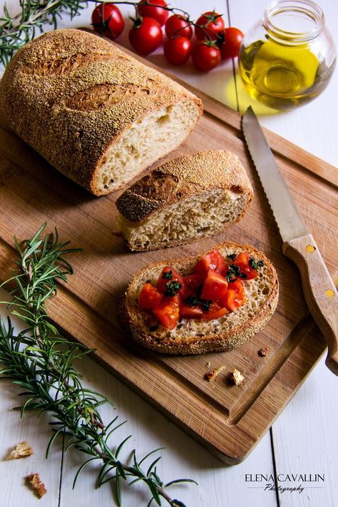 Sandwich Italian, Italian Food Photography, Bread Italian, Bread Photography, Bread Sandwich, Bread Shop, Food Art Photography, Loaf Of Bread, Food Photography Inspiration