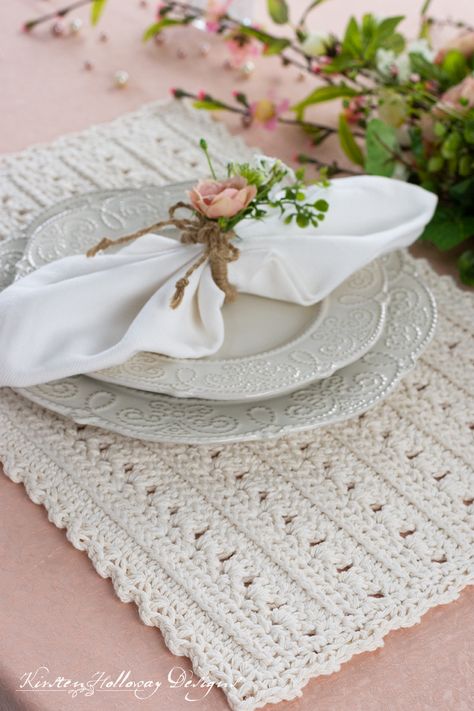 Crocheted Table Runners Free Patterns, Crochet Placemats Free Pattern, Table Placemats Ideas, Crochet Table Runner Free Pattern, Crochet Placemat Pattern, Household Crochet, Placemats Crochet, Crochet Therapy, Craft Stand