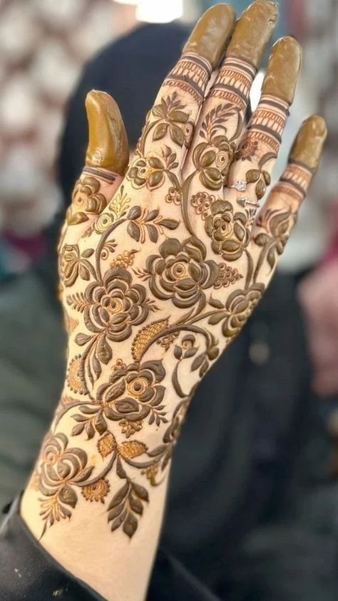 60+ Best Rose Mehndi Designs For Brides & Bridesmaids - ShaadiWish Elegant Mehndi Designs, Mehndi Designs For Brides, Mehedi Design, Mahendi Designs, Front Mehndi Design, Khafif Mehndi Design, Legs Mehndi Design, Rose Mehndi Designs, Very Simple Mehndi Designs