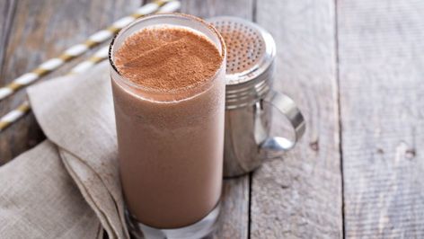 This grown-up Dark Chocolate Moonshine is sure to bring back memories of drinking chocolate milk as a kid. Now you can enjoy it as an adult! Chocolate Shakeology Recipes, Chocolate Shakeology, Almond Smoothie, Smoothie Mix, Chocolate Smoothie, Healthy Breakfast Smoothies, Chocolate Milkshake, Milkshake Recipes, Chocolate Caliente