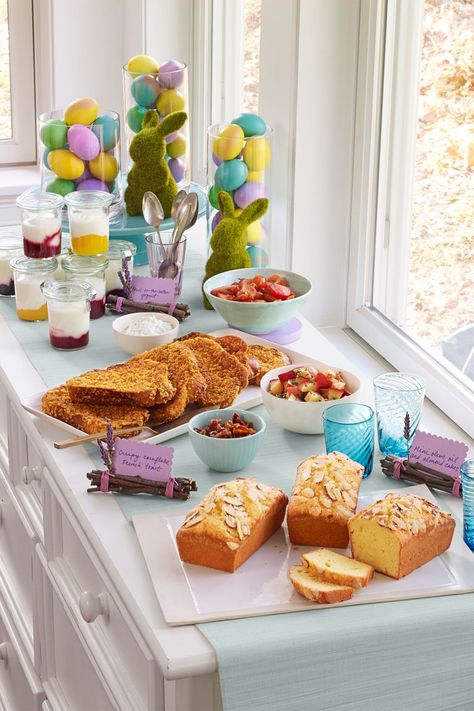 Here's how to add all the right colors and touches to your Easter brunch table. Brunch Buffet Ideas, Easter Buffet Table, Brunch Table Decorations, Easter Brunch Table Setting, Easter Brunch Decorations, Easter Brunch Buffet, Easter Buffet, Brunch Table Setting, Easter Brunch Table