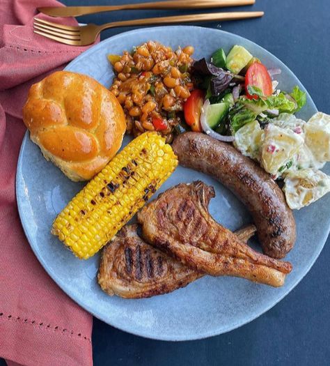 South African Meals Dinners, South African Platter Ideas, South African Meals, South African Christmas Lunch Ideas, Christmas Lunch Ideas South Africa, Meal Plate, Food Receipt, Bistro Food, Soul Food Dinner