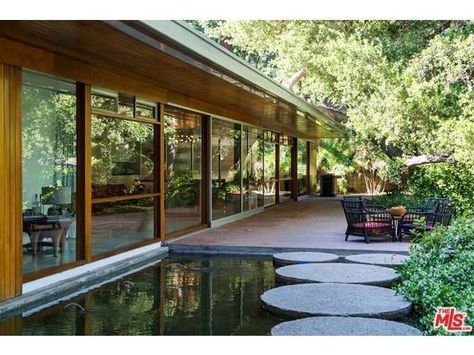 NYPD Blue Creator Steven Bochco Selling Restored Richard Neutra in Encino For $5M - New to Market - Curbed LA Richard Neutra Interior, Richard Neutra Architecture, Richard Neutra House, Neutra House, Encino California, Nypd Blue, John Lautner, 70s House, Build Inspiration