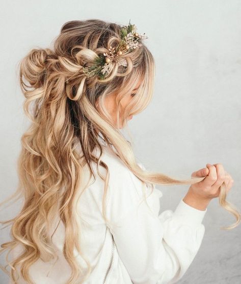 Bohemian Wedding Hair, Straight Layered Hair, Boho Bridal Hair, Layered Cut, Boho Wedding Hair, Boho Hair, Long Hair Wedding Styles, Short Layered, Short Layered Haircuts