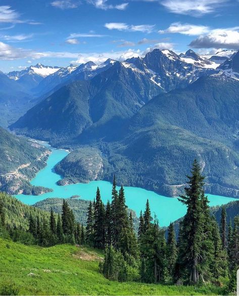 Sourdough Mountain, Washington Cascade National Park, North Cascades National Park, Mountain Trails, North Cascades, Destination Voyage, Travel And Tourism, Walking Tour, Blue Water, Tourist Attraction