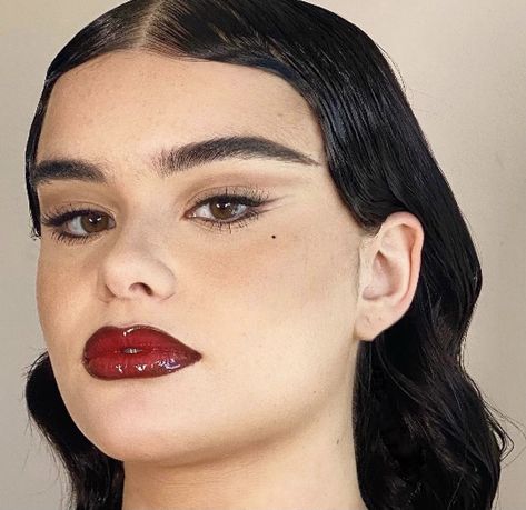 Kat Euphoria Makeup, Kat Euphoria, Kat Hernandez, Makeup Barbie, Red Lips Makeup Look, Maquillage On Fleek, Euphoria Makeup, 90s Glam, Barbie Ferreira