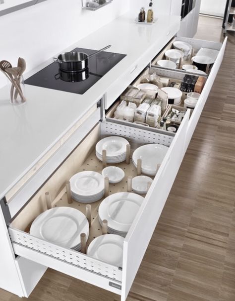 Organiser Cucina, Kabinet Dapur, Modern Kitchen Cabinet Design, Modern Kitchen Cabinets, Kitchen Cabinet Organization, Stunning Kitchens, Trendy Kitchen, Kitchen Cabinet Design, Kitchen Area