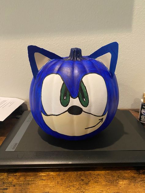 No Craved Pumpkins Ideas Easy, Pumpkin Painting Ideas Kid Friendly, Sonic The Hedgehog Pumpkin Painting, Superhero Pumpkins Decorating, Sonic Painted Pumpkins, Sonic Pumpkin Painting Ideas, Charizard Pumpkin Painting, Bowser Pumpkin Painting, Character Pumpkins Painted