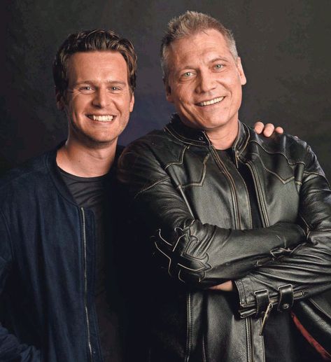 Jonathan Groff and Holt McCallany, Mindhunter Holt Mccallany, Jonathan Groff, Peter Parker, Once Upon A Time, Jon Snow, Movies Showing, Serie Tv, Gentleman, Favorite Movies