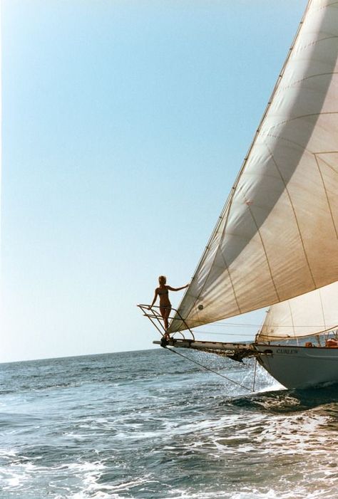 Sailing Aesthetic, Sail Life, Jolie Photo, Old Money Aesthetic, Summer Dream, European Summer, Beach Aesthetic, Ocean Life, Travel Aesthetic