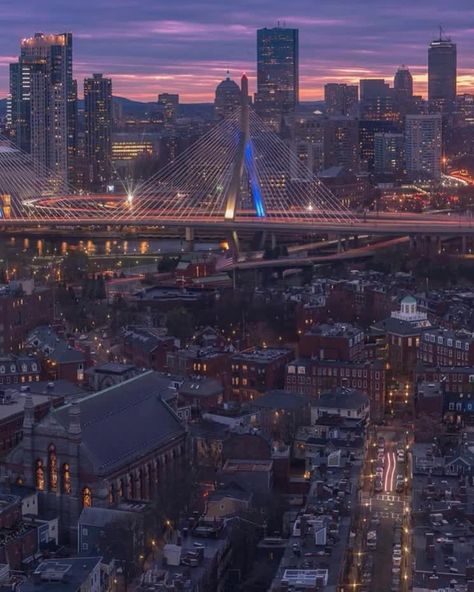 tunning views of #boston 💥 #aerialview #massachusetts_of_insta #massachusettsmua #massachusettsphotography #massachusettsstatepolice Boston Pictures, Boston Aesthetic, Boston Photography, Massachusetts Travel, Boston Skyline, Boston Travel, Bunker Hill, Living Modern, City Vibe