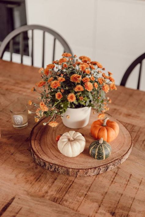 Autumn Decorations Indoor, Dekorasi Halloween, Outside Fall Decor, Tafel Decor, Fall Decor Inspiration, Interior Vintage, Fall Thanksgiving Decor, Fall Deco, Autumn Decorating