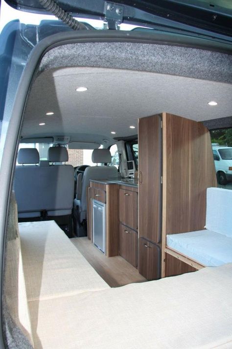 Campervan Conversions Layout, Vw Kampeerwagens, Vw Transporter Camper, Van Interiors, Campervan Ideas, Best Campervan, T4 Camper, Camper Reno, Vw Ideas