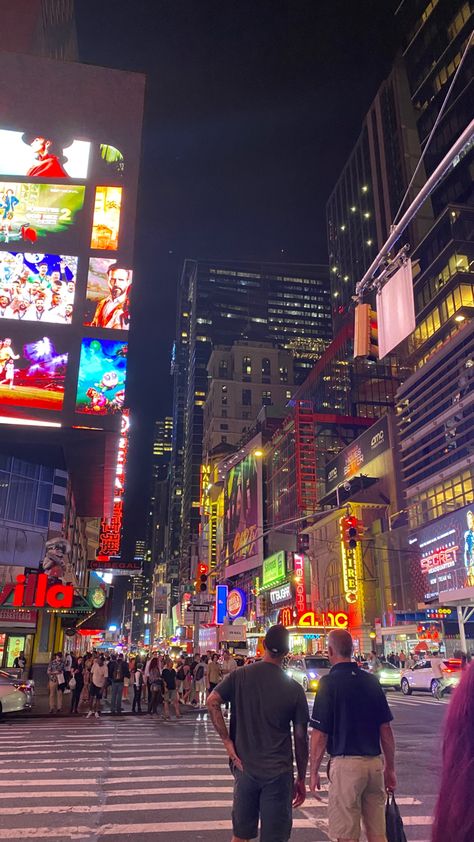 Times Square at night NYC Us Aesthetic, Good Night America, Ny At Night, Nyc City, American Street, Nyc Street Aesthetic, Time Square New York Aesthetic, American City, Nyc Core