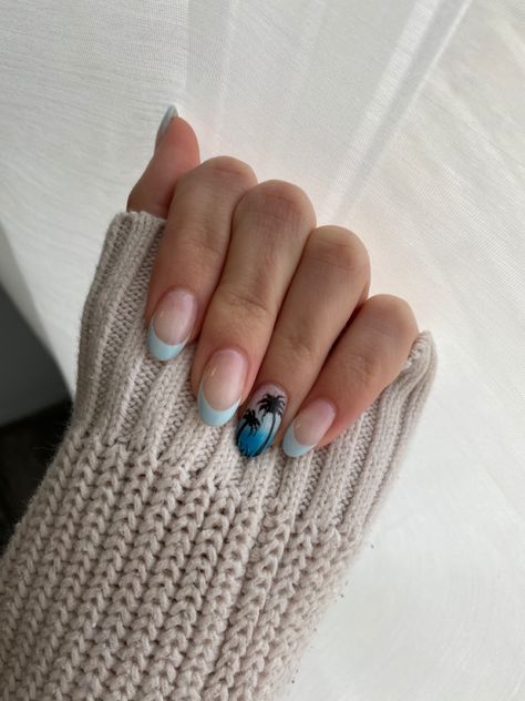 Beach Vac Nails, Nails For Thailand Trip, Goa Nails Design, California Nails Ideas, Tropical Nails Beach, Island Nails Tropical, Hawaii Nail Designs, Coconut Girl Fashion, Caribbean Nails