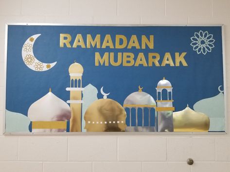 Ramdan Decore Ideas For School, Eid Bulletin Board Ideas, Ramadan Board Ideas, Eid Board Decoration For School, Ramadan Bulletin Board, Ramadan School Decorations, Ramadan Door Decoration School, Ramadan Decorations For School, Ramadan Classroom Decorations