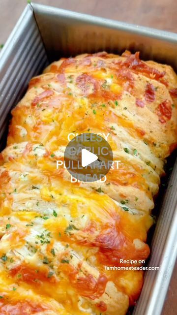 Amanda Rettke on Instagram: "Click the link in my profile for the recipe! #iamhomesteader #homesteadrecipes #cheesygarlicbread #pullapartbread" Breads For Dinner, Pillsbury Buiscits Recipes, Pull Apart Garlic Bread Biscuits, Bread Ideas For Dinner, Pillsbury French Bread Recipes, Pull Apart Dessert, Recipes With Pizza Dough, Pizza Cheese Bread, Savory Bread Recipes