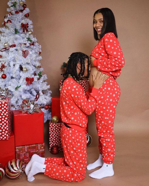 Christmas Pajamas Maternity Photos, Christmas Maternity Shoot Black Couple, Pajama Couple Photoshoot, Pregnant Christmas Pictures, Christmas Maternity Photoshoot, Christmas Maternity Pictures, Couples Christmas Photoshoot, Matching Christmas Pajamas Couples, Mikey Williams