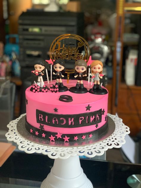 Blackpink Food, Blackpink Pasta, Blackpink Cake, Blackpink Birthday, Creative Birthday Cakes, Creative Birthday, Pink Kpop, Rose Cake, Pretty Birthday Cakes