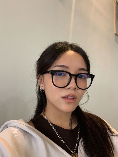 Glasses Frames For Asian Women Round Face, Korean Glasses Frames, Black Glasses Outfit, Asian Glasses Makeup, Glasses Asian, Glasses Makeup Looks Korean, Asian Makeup Glasses, Black Rimmed Glasses Aesthetic, Makeup With Glasses