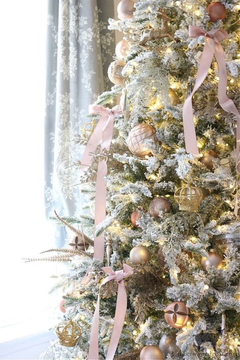 Farmhouse Christmas Diy, Champagne Christmas Tree, Jeweled Christmas Ornaments, Christmas Diy Crafts, Fancy Tree, Champagne Christmas, Charlie Brown Christmas Tree, Holiday Home Tour, Jeweled Christmas