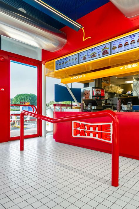 Pattie Pattie, an Eatery in Kuwait, Channels a U.S. Aesthetic Fast Food Restaurant Design, American Cafe, Casual Restaurant, Fast Casual Restaurant, White Tile Floor, Casual Restaurants, Retro Diner, New York Studio, Fast Casual