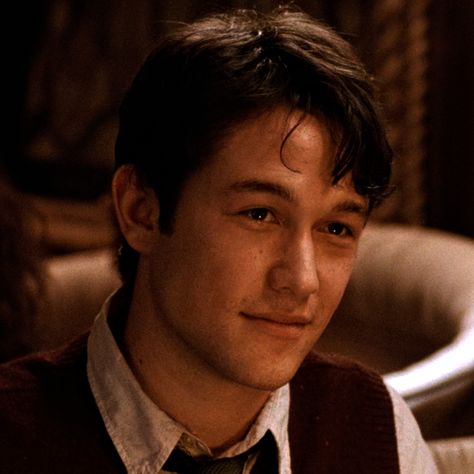 Joseph Gordon-Levitt - Tom Hear Me Out Male Celebrities, Joseph Gordon Levitt 500 Days Of Summer, 300 Days Of Summer, Joseph Gordon Levitt 90s, Joseph Gordon Levitt Shirtless, Tom 500 Days Of Summer, Joseph Gordon Levitt Young, Tom Hansen, Swimming Athlete