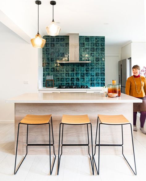 9 Ways to Disguise the Uglies | Houzz NZ Teal Kitchen Backsplash, Retro Kitchen Backsplash, Turquoise Kitchen Tiles, Turquoise Backsplash, Modern Retro Kitchen, Backsplash With White Cabinets, Yellow Cabinets, Turquoise Kitchen, White Tile Backsplash